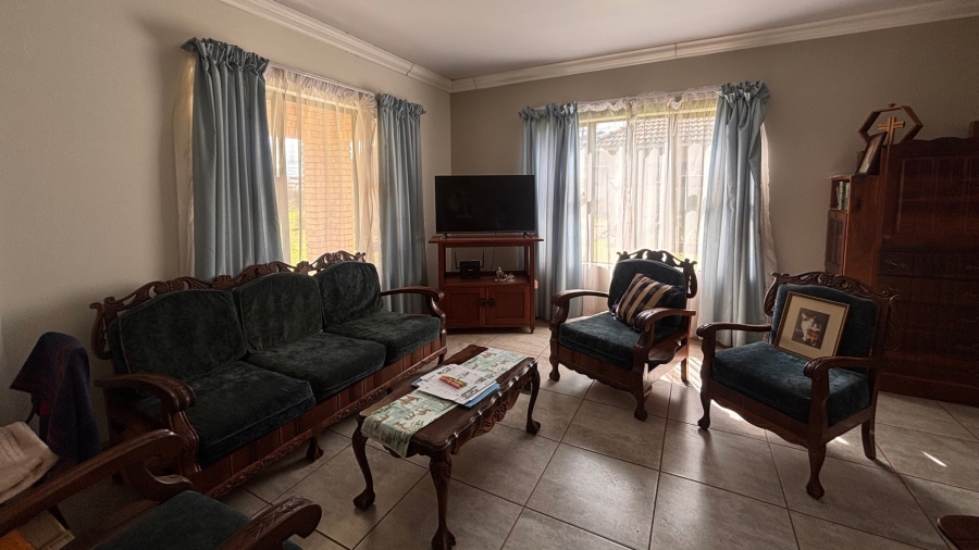 4 Bedroom Property for Sale in Flamwood North West